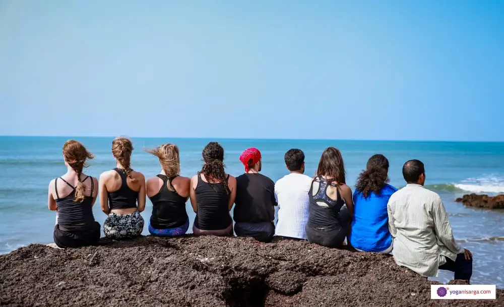 beach yoga goa